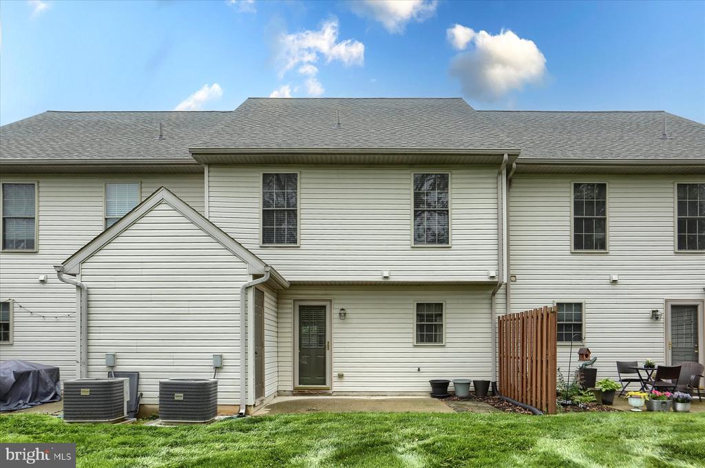 108 Melbourne Ln