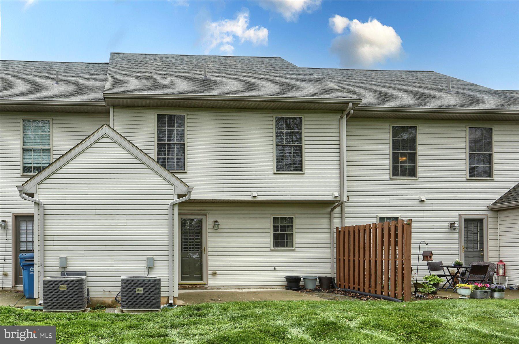 108 Melbourne Ln