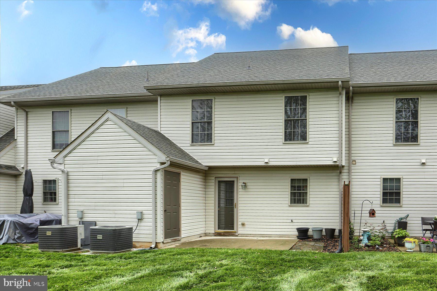 108 Melbourne Ln