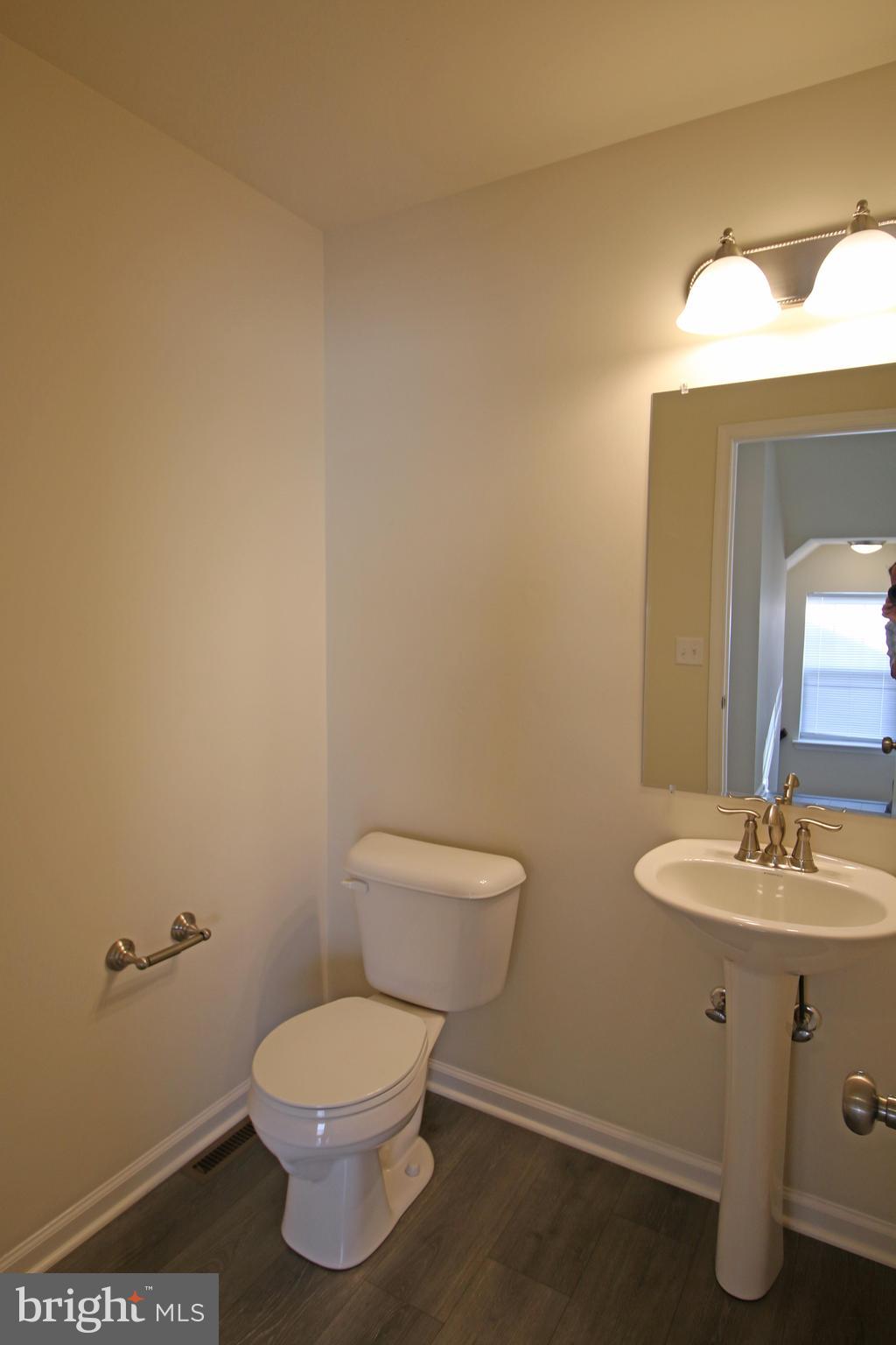 923 ADMIRALS QUAY DR