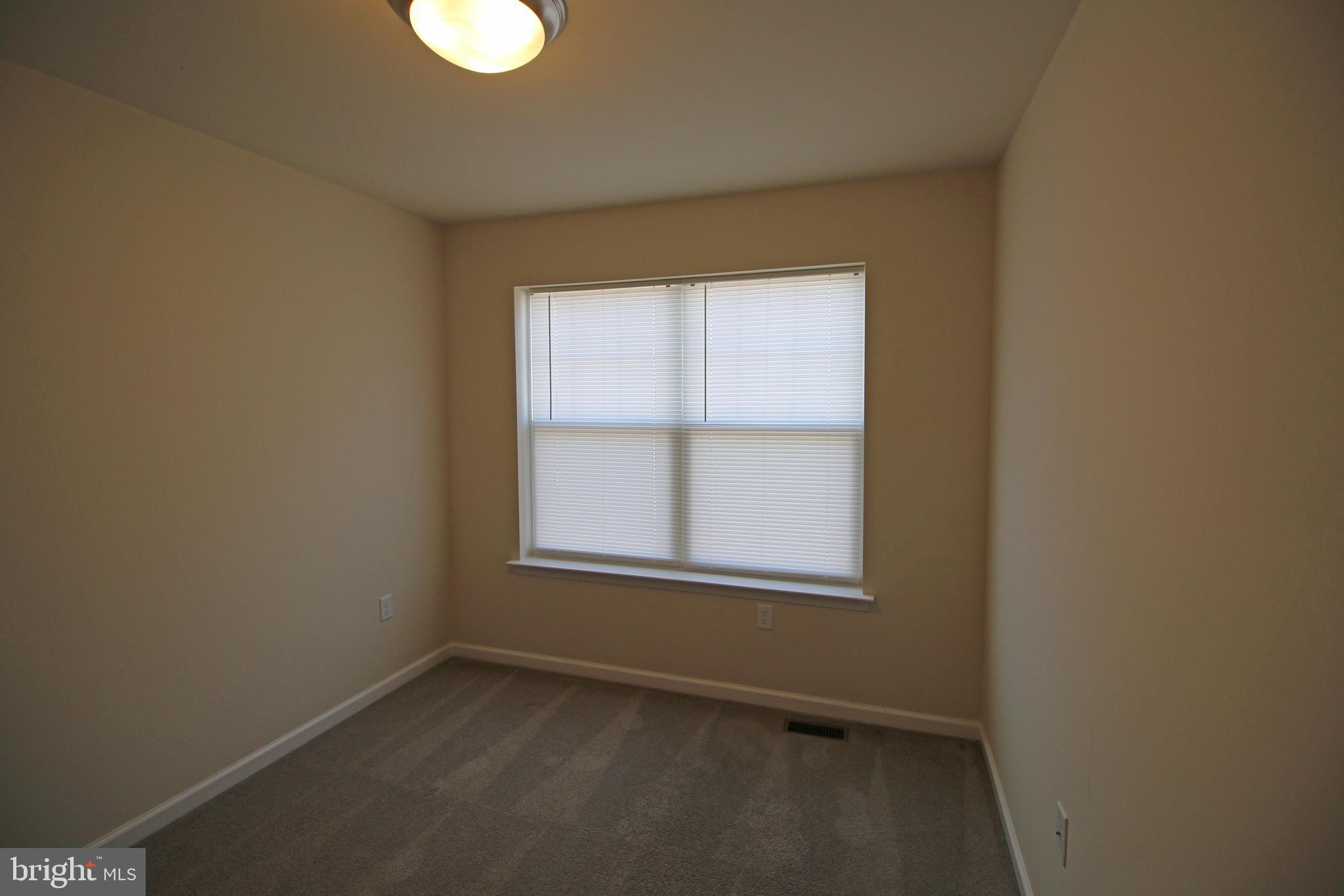 923 ADMIRALS QUAY DR