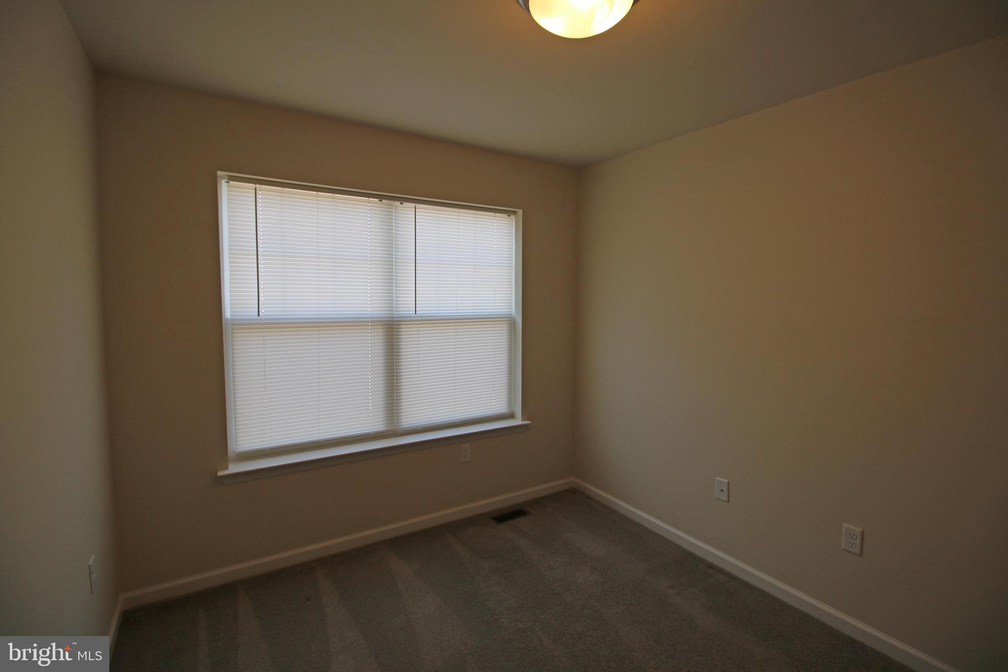 923 ADMIRALS QUAY DR