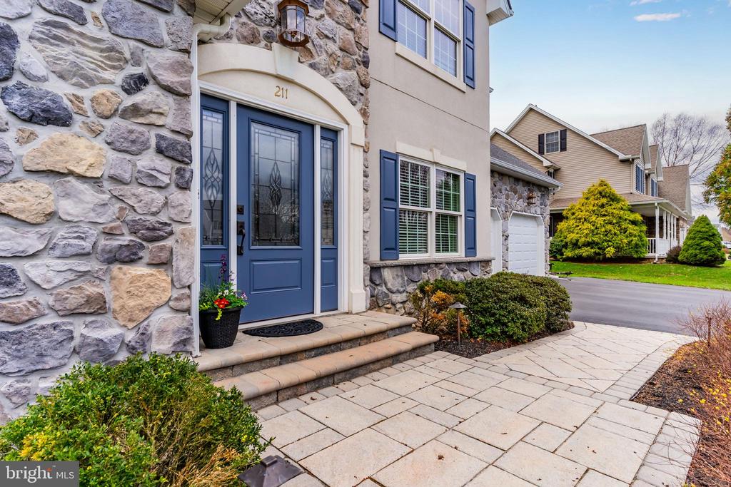 211 Shirley Ln