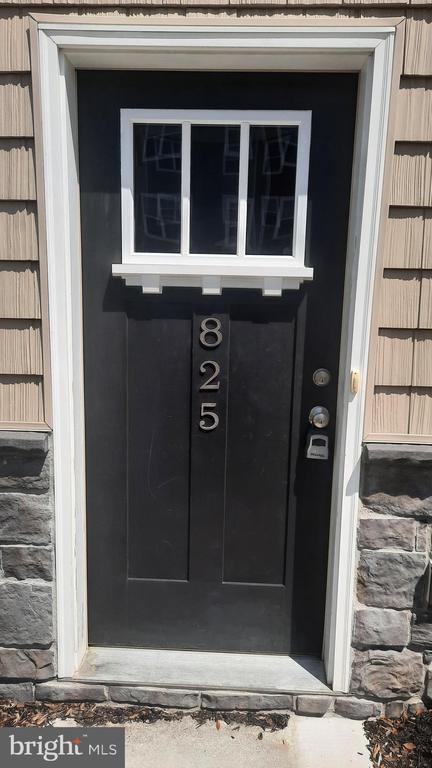 825 ADMIRALS QUAY DR