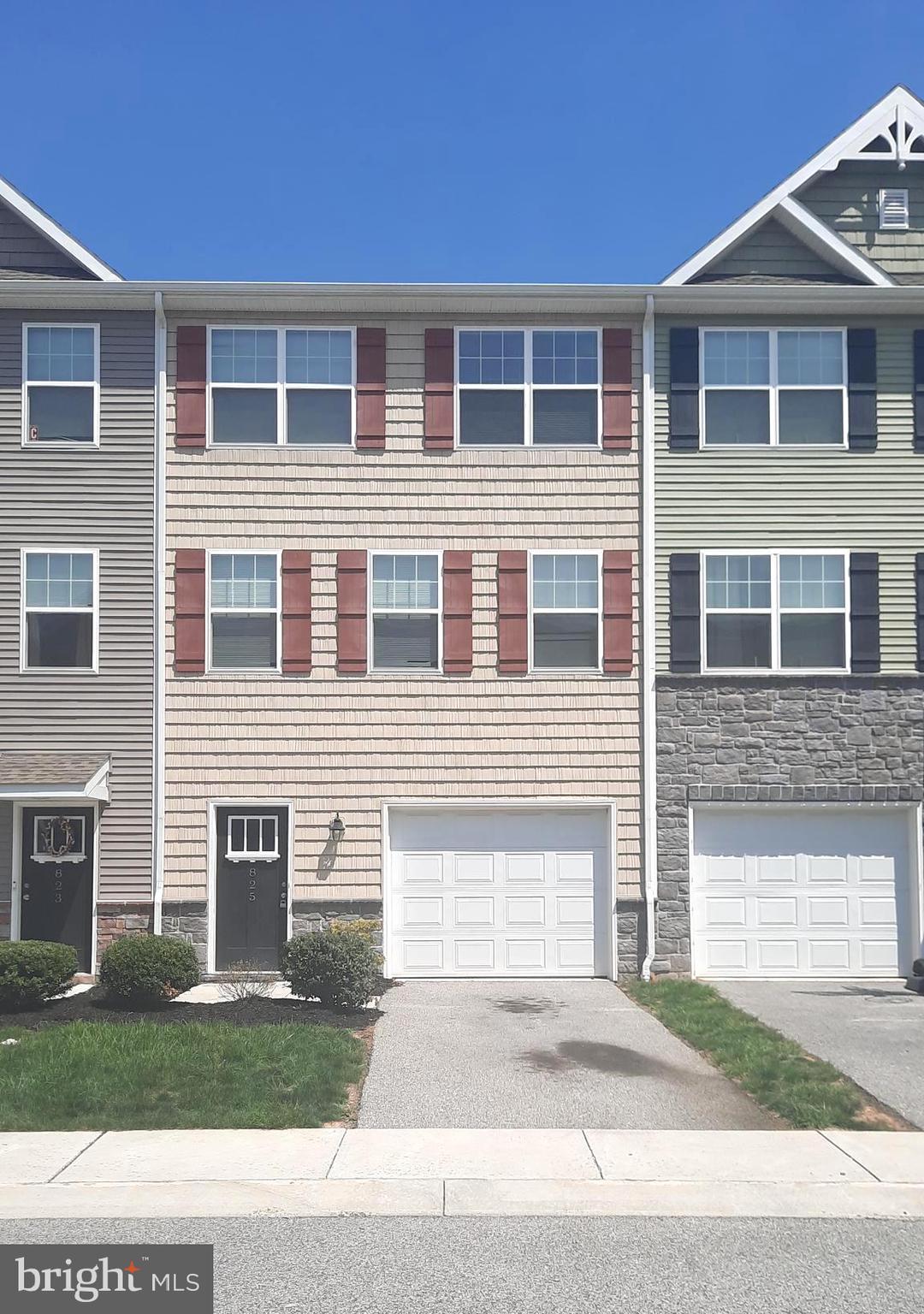 825 ADMIRALS QUAY DR