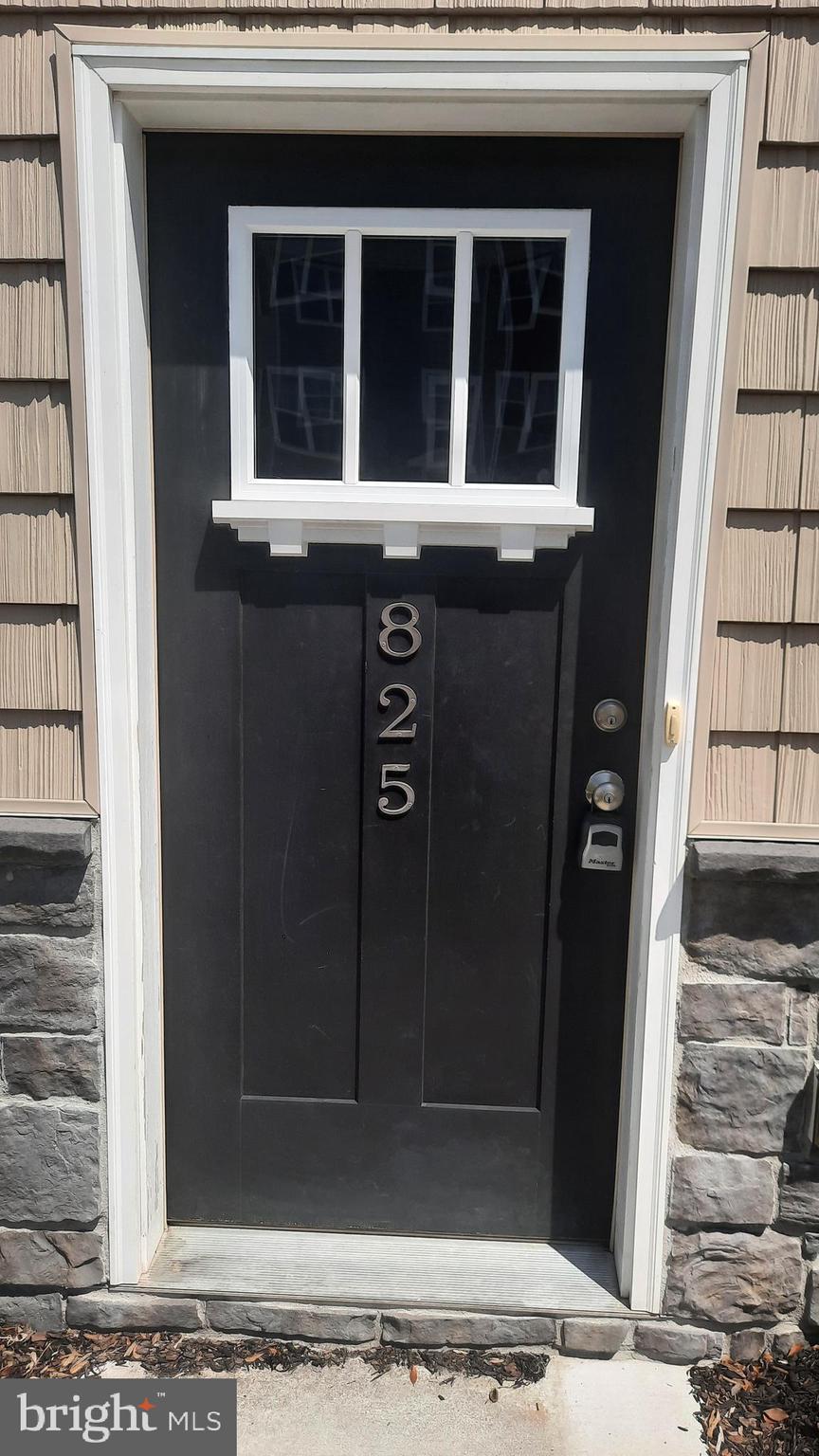 825 ADMIRALS QUAY DR