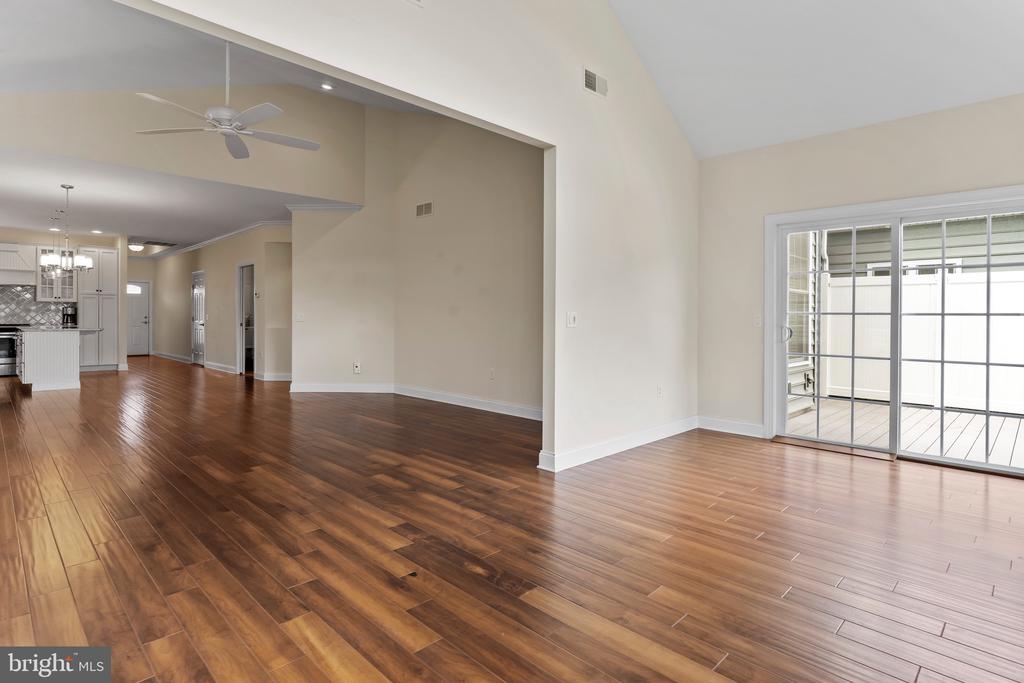 309 Valor Dr