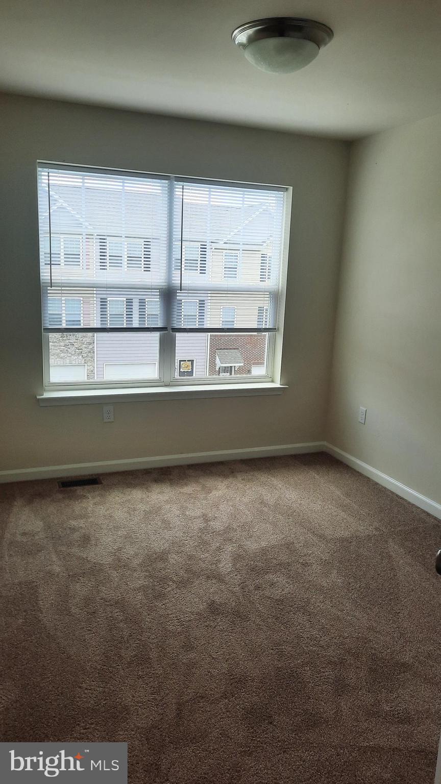 817 ADMIRALS QUAY DR