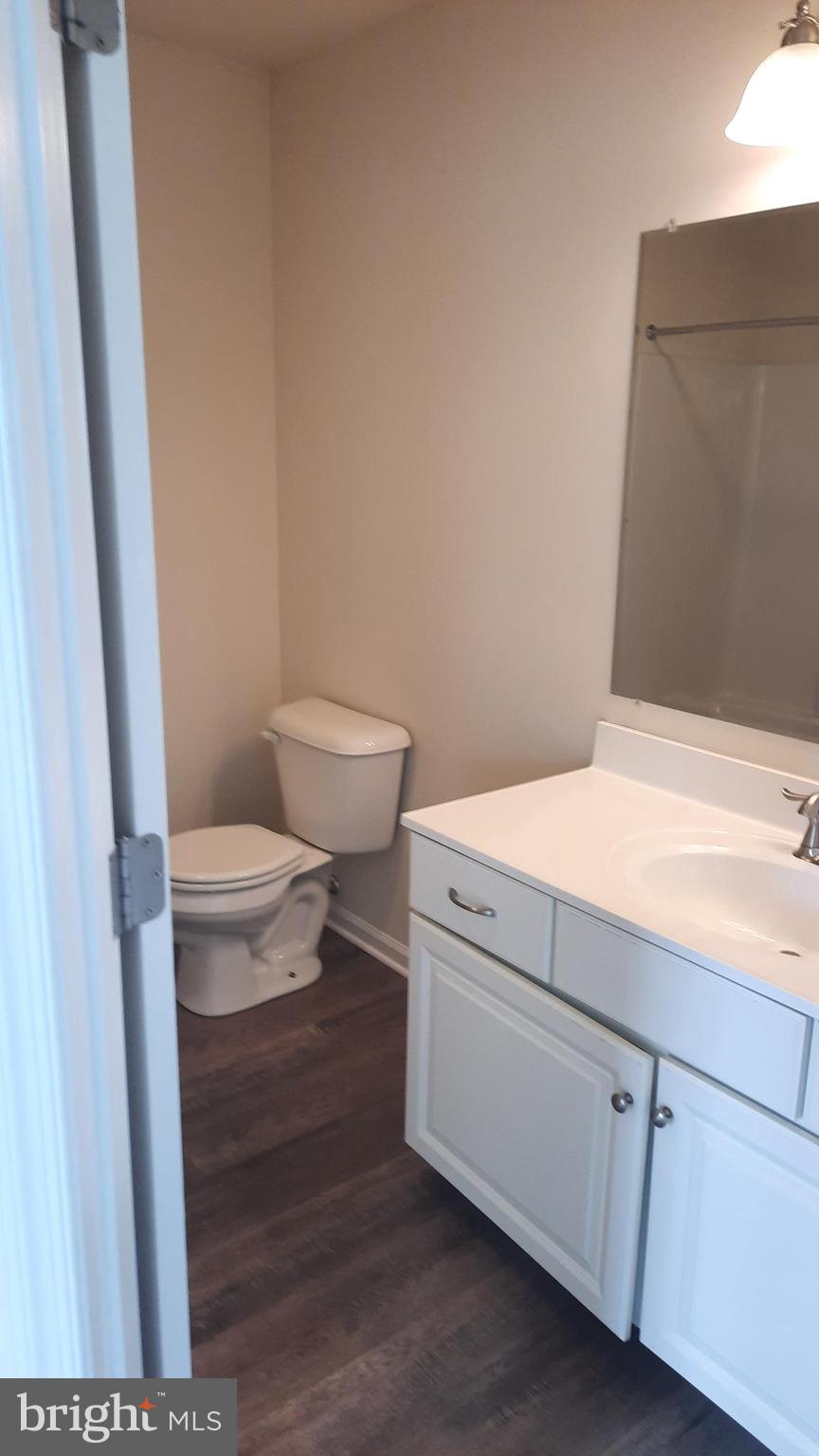 817 ADMIRALS QUAY DR