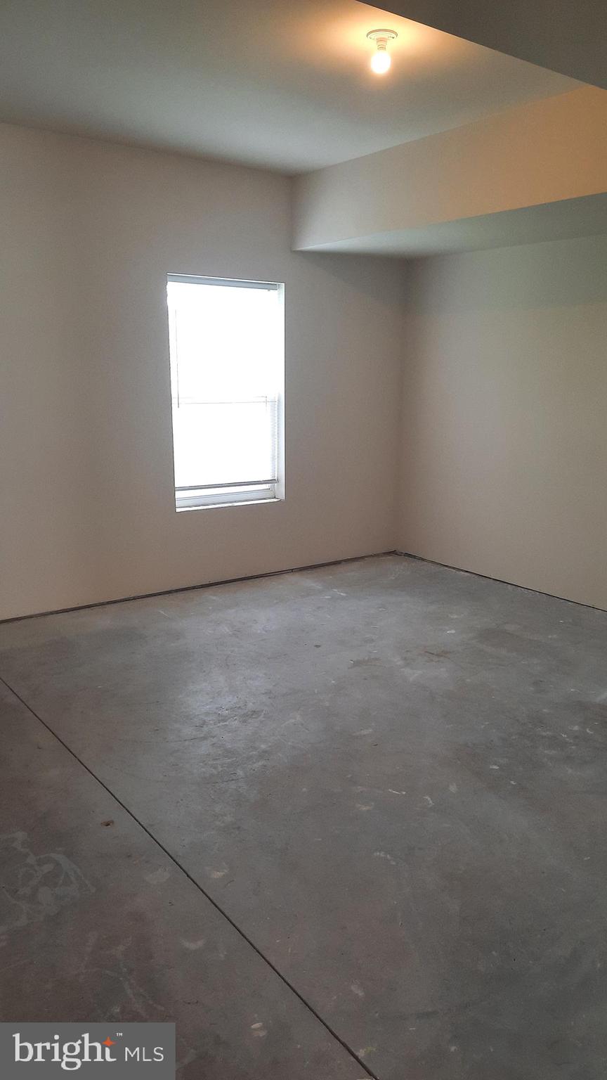 817 ADMIRALS QUAY DR