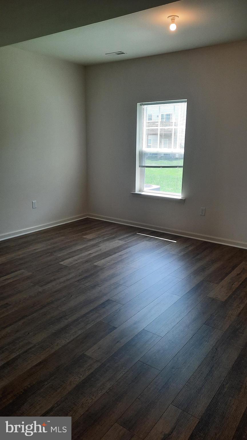 832 ADMIRALS QUAY DR