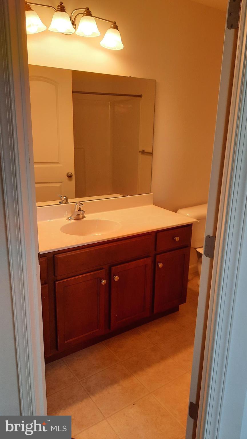 832 ADMIRALS QUAY DR