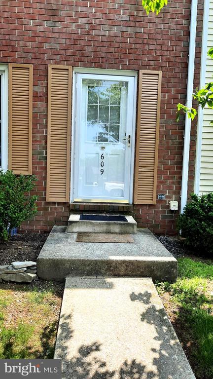 609 ALLENVIEW DRIVE