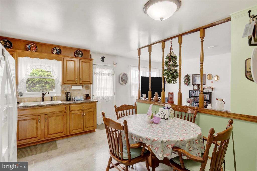 963 W Old York Rd