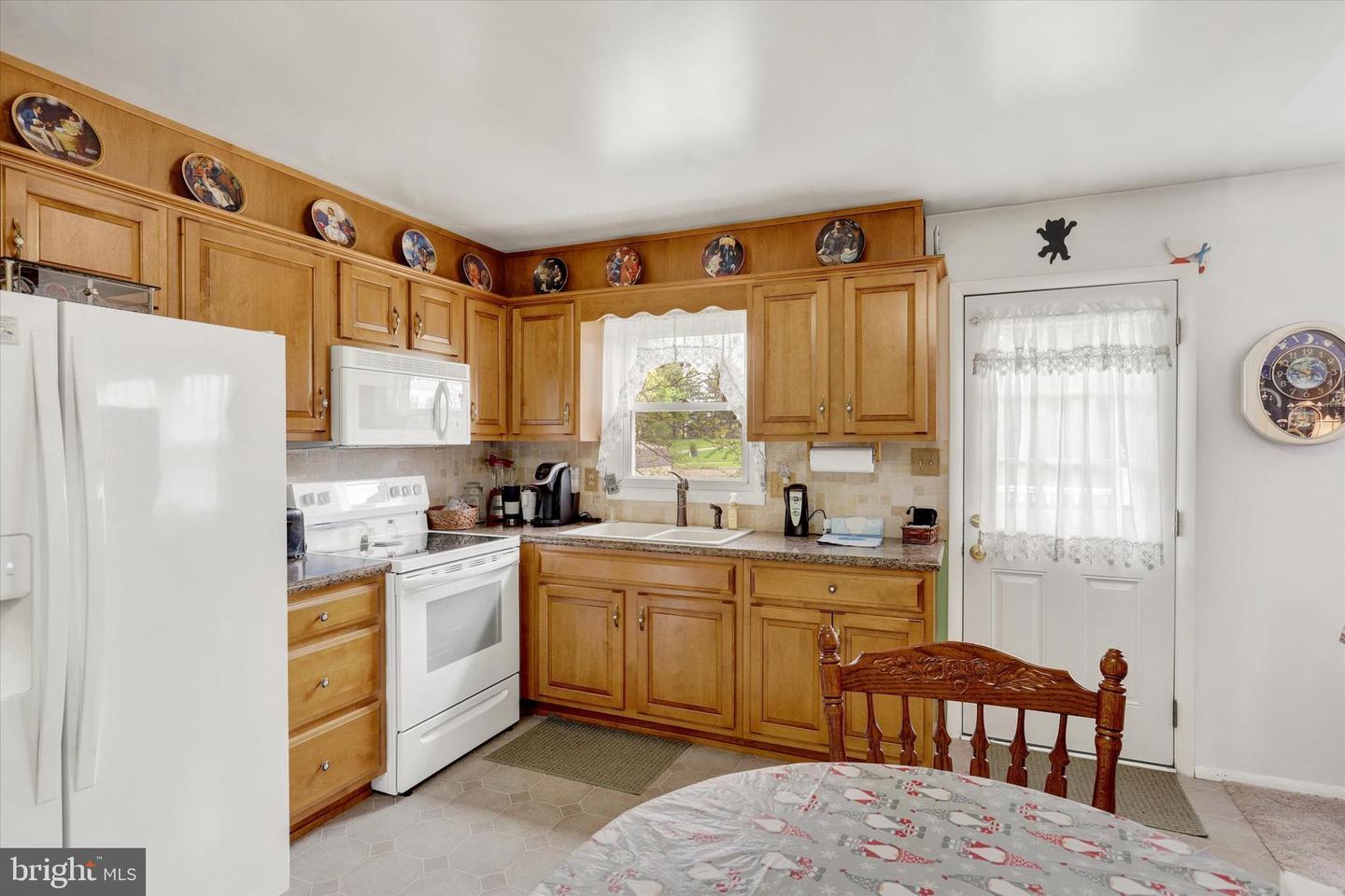 963 W Old York Rd