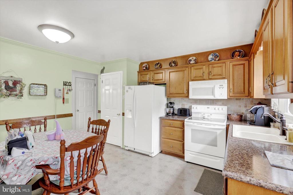963 W Old York Rd