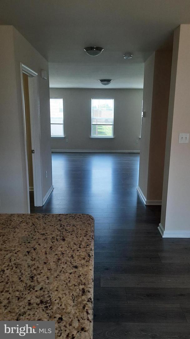 841 SCHOONER LN