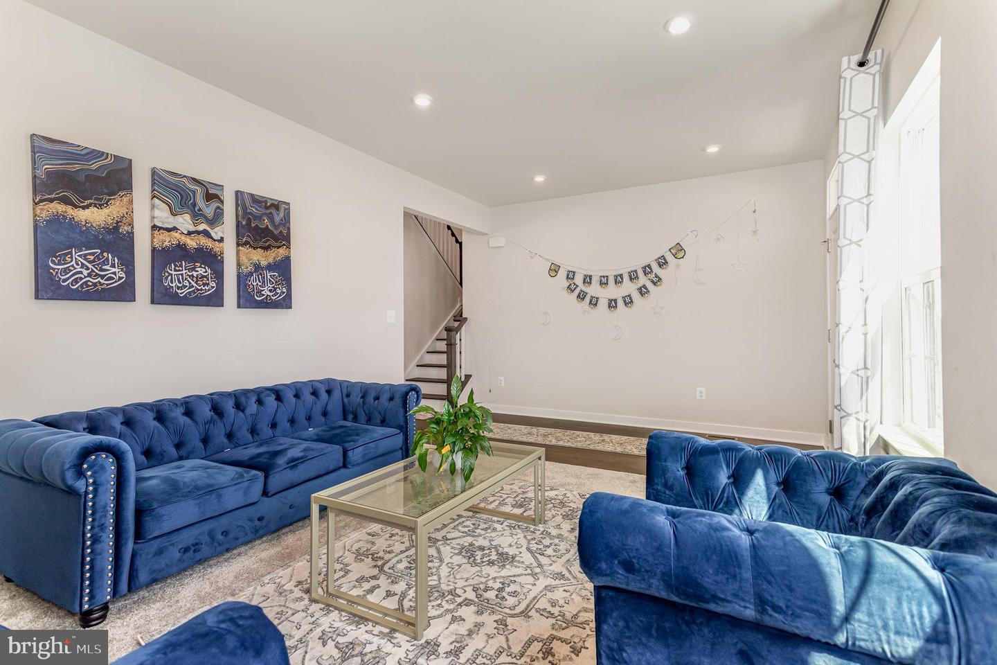 124 Coopers Hawk Dr