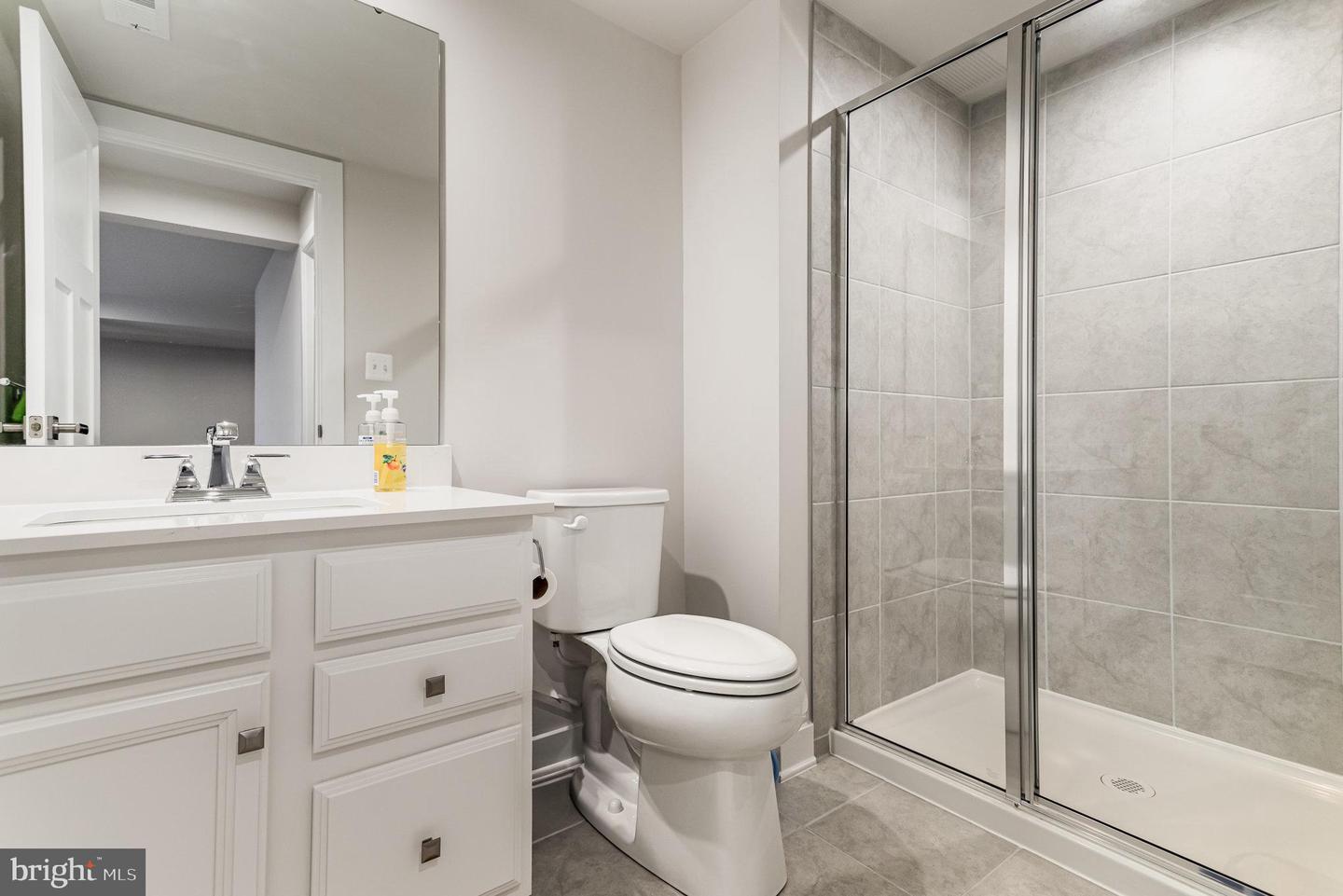 124 Coopers Hawk Dr