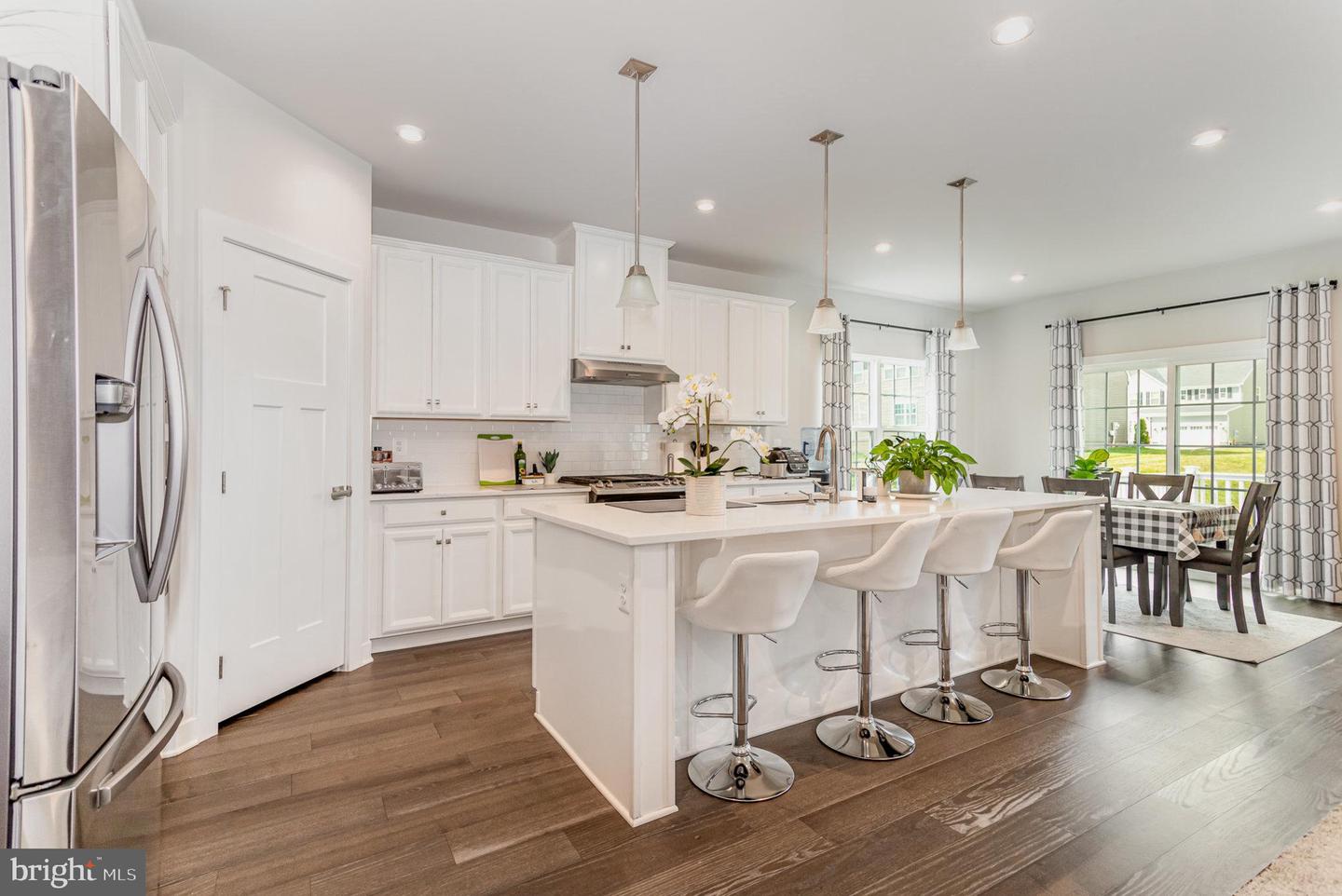 124 Coopers Hawk Dr
