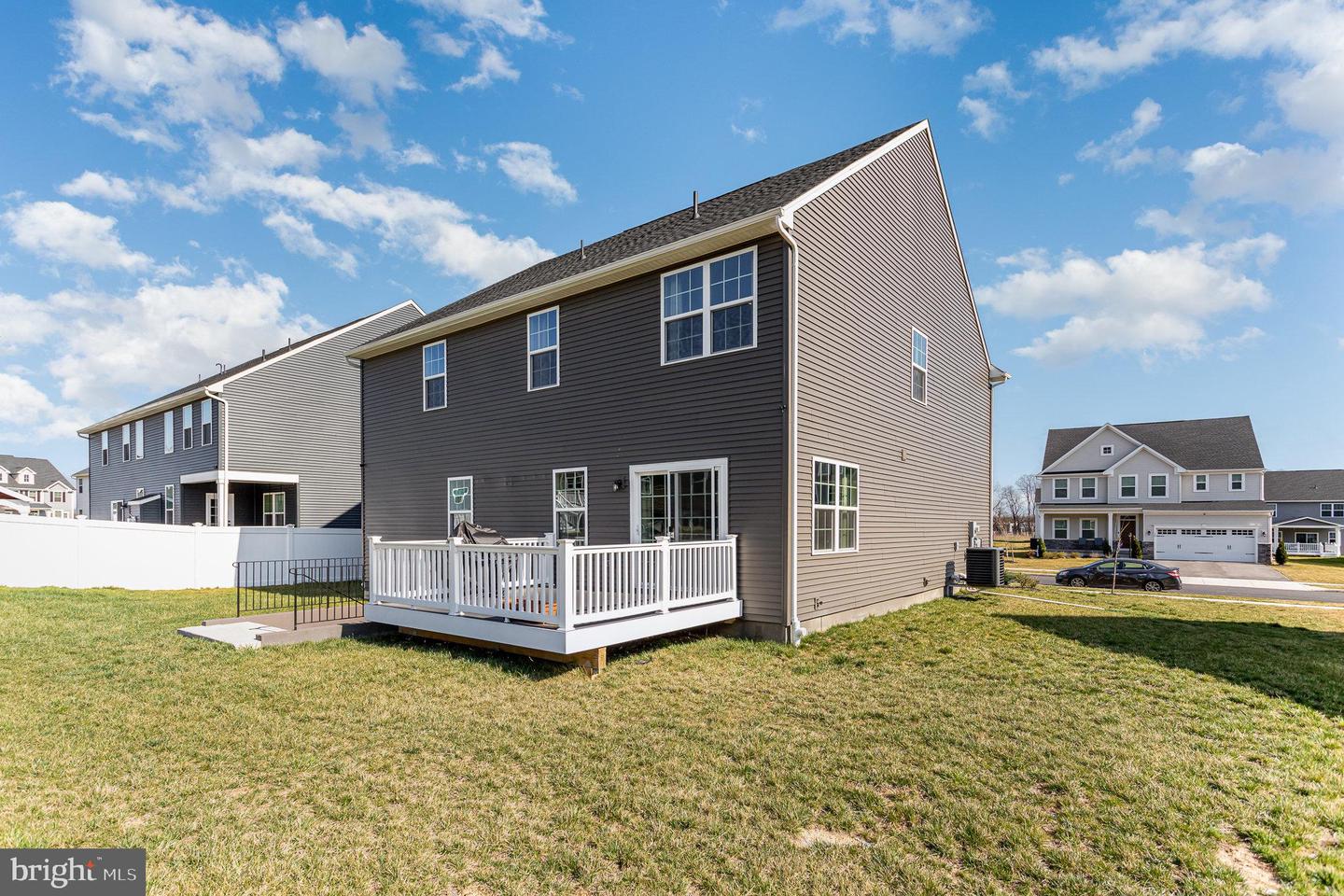 124 Coopers Hawk Dr