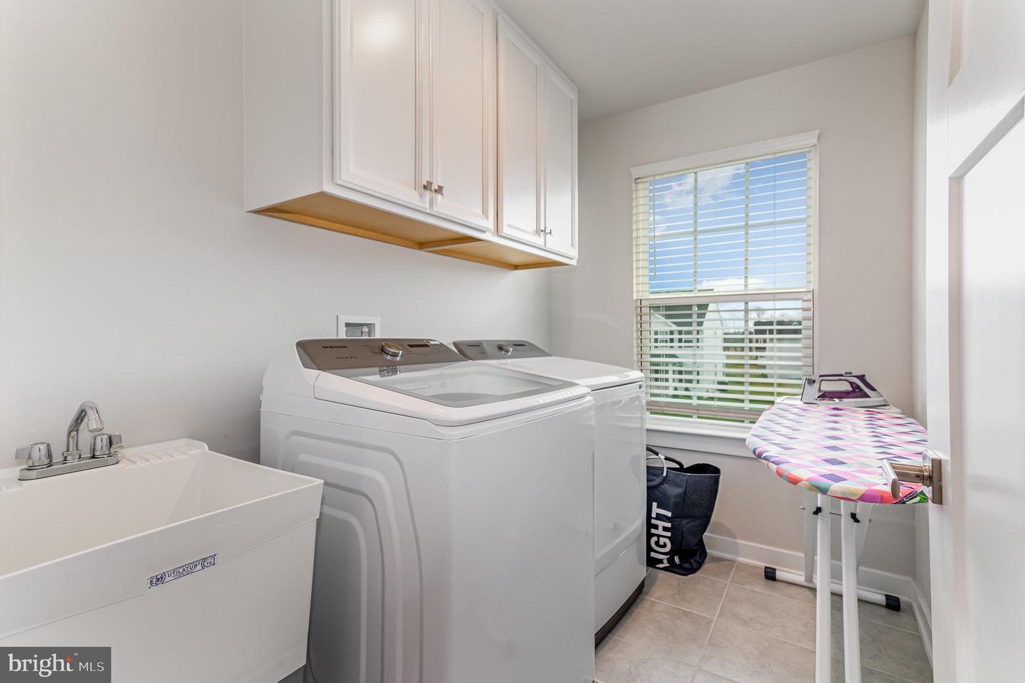 124 Coopers Hawk Dr