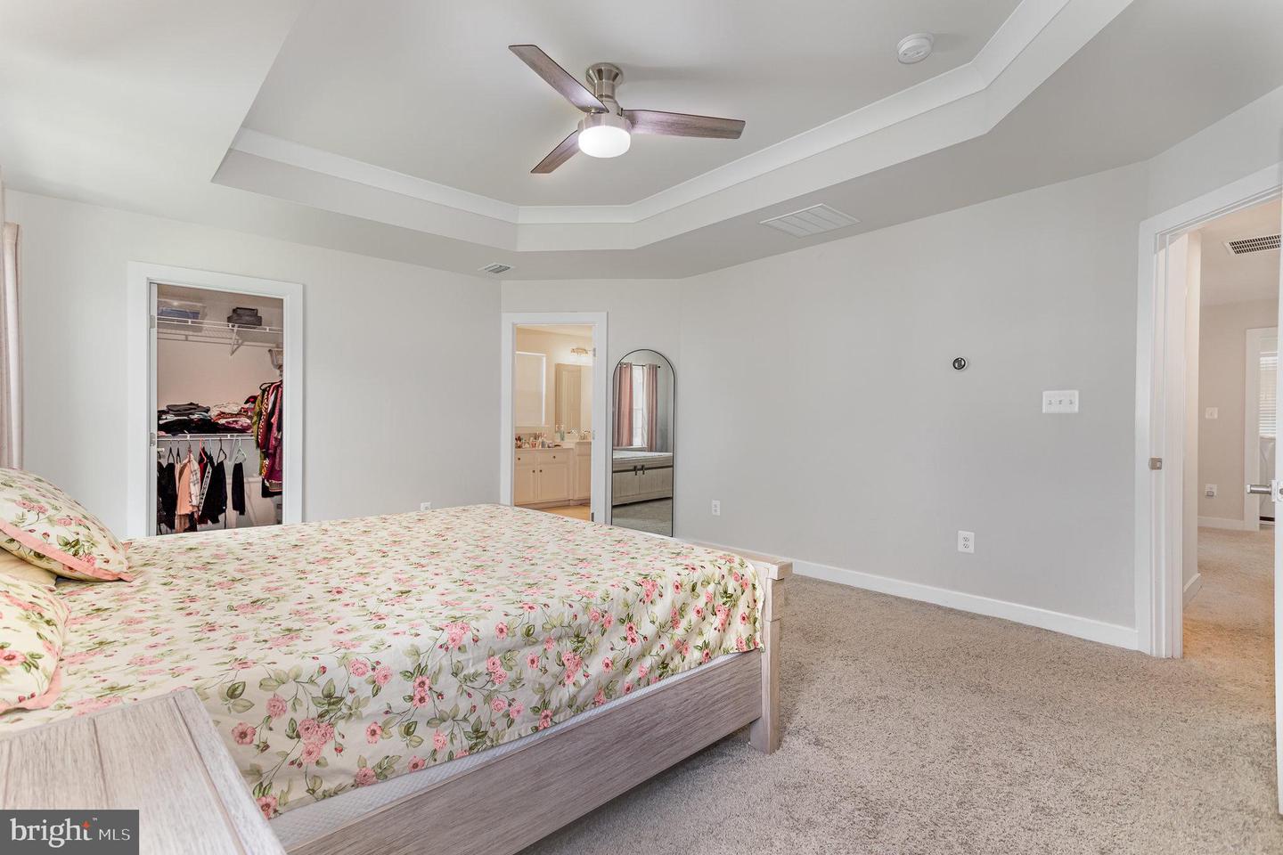 124 Coopers Hawk Dr