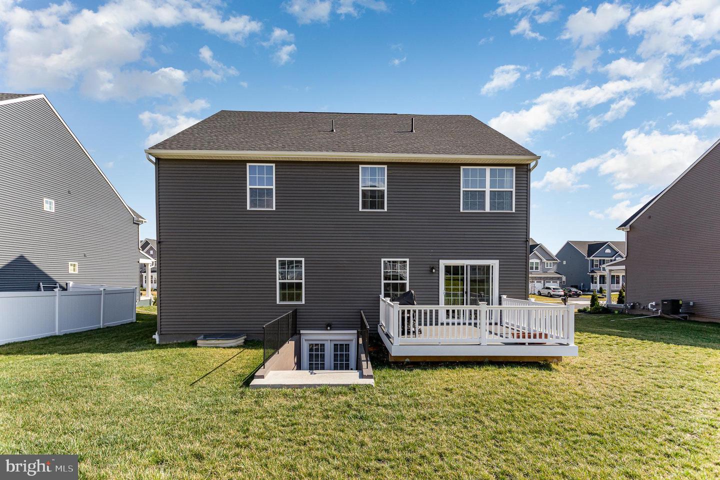 124 Coopers Hawk Dr