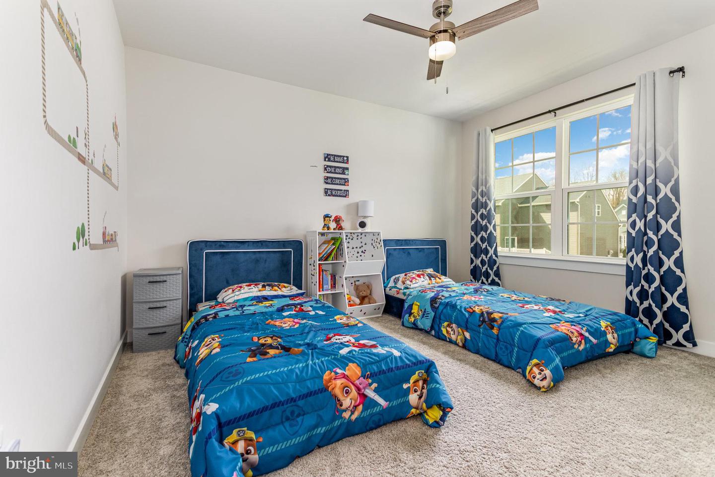 124 Coopers Hawk Dr