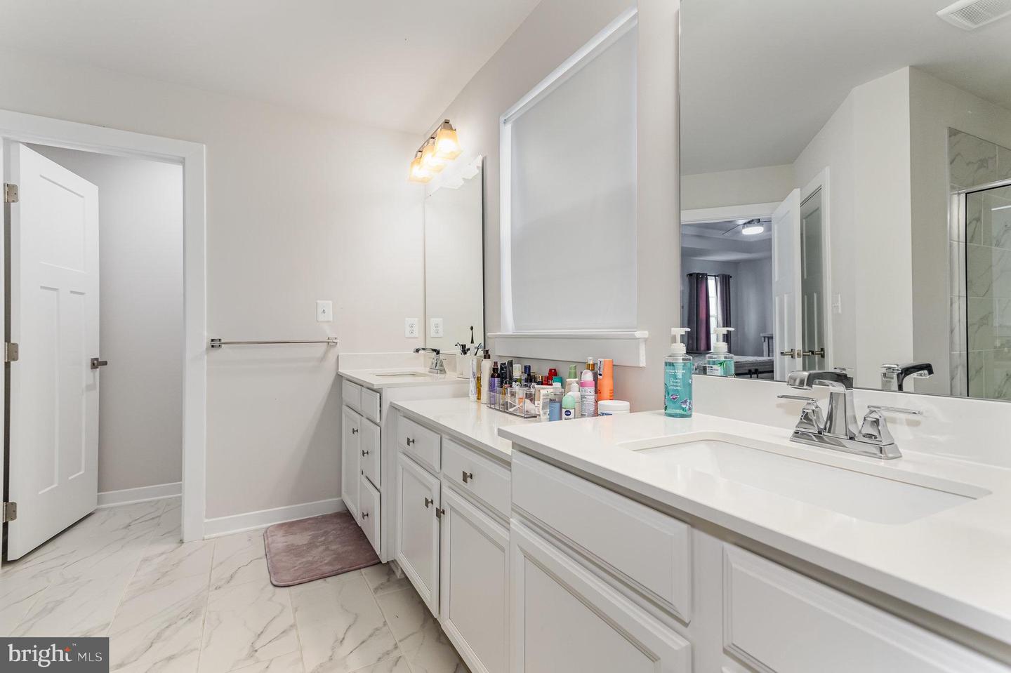 124 Coopers Hawk Dr