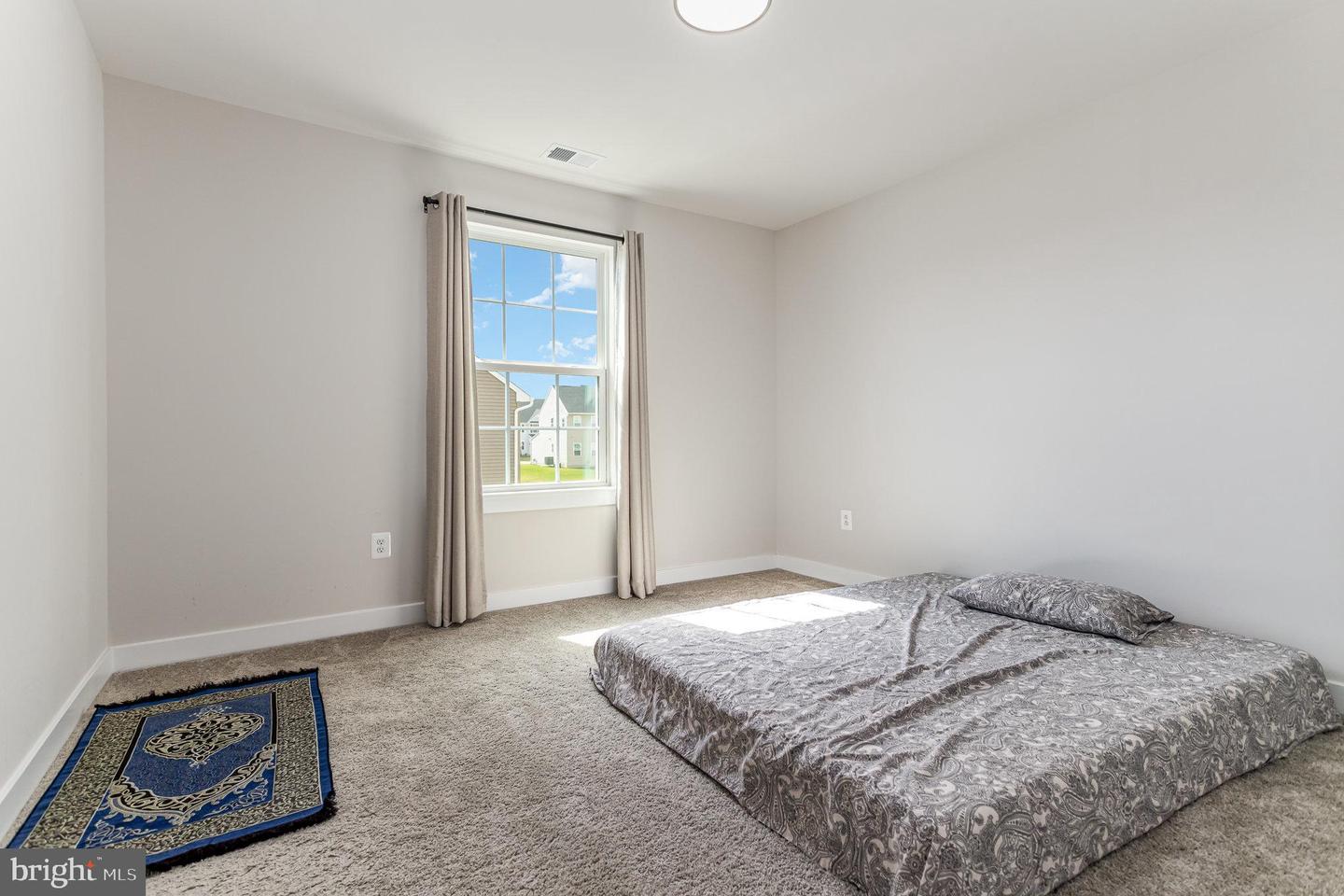 124 Coopers Hawk Dr