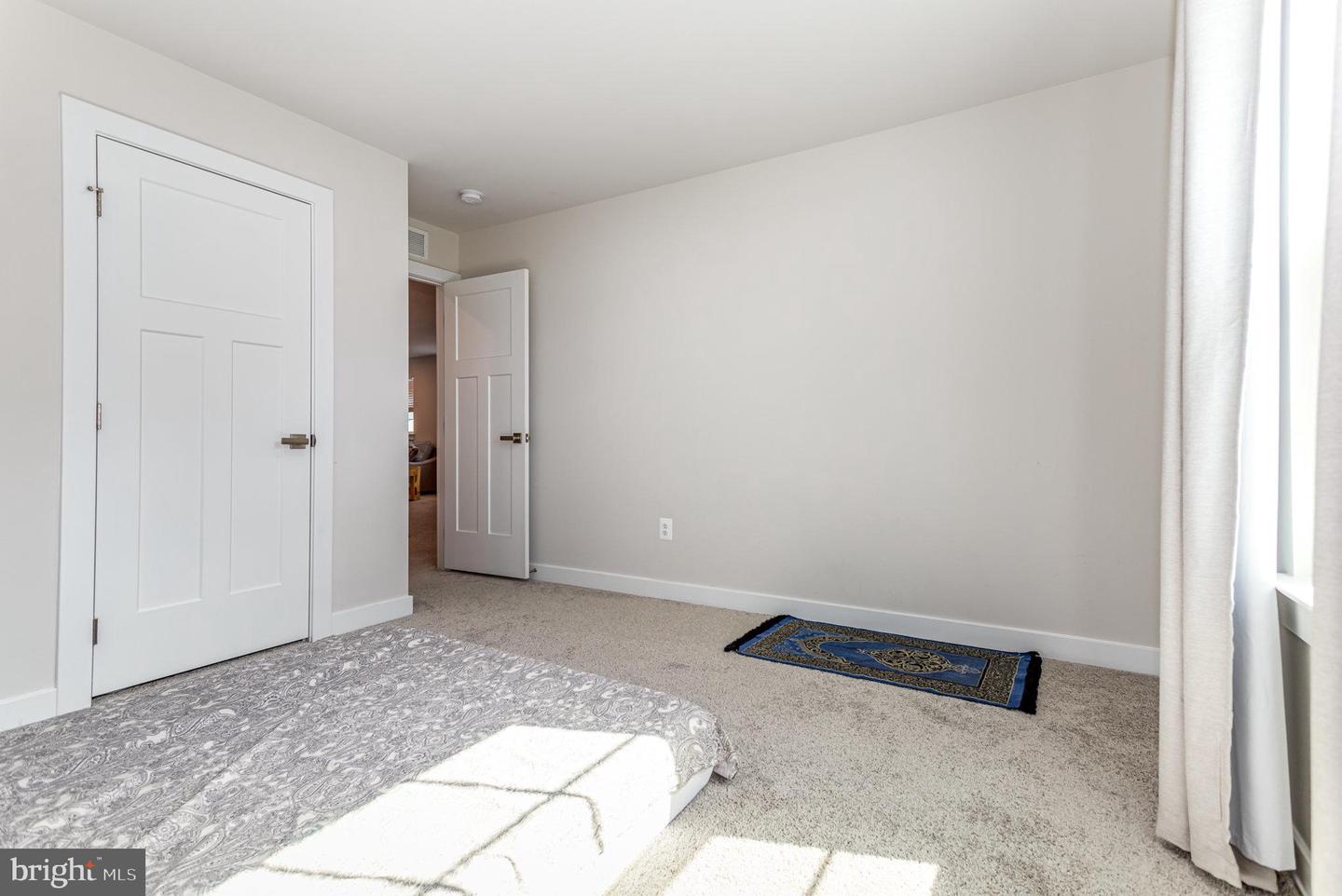124 Coopers Hawk Dr