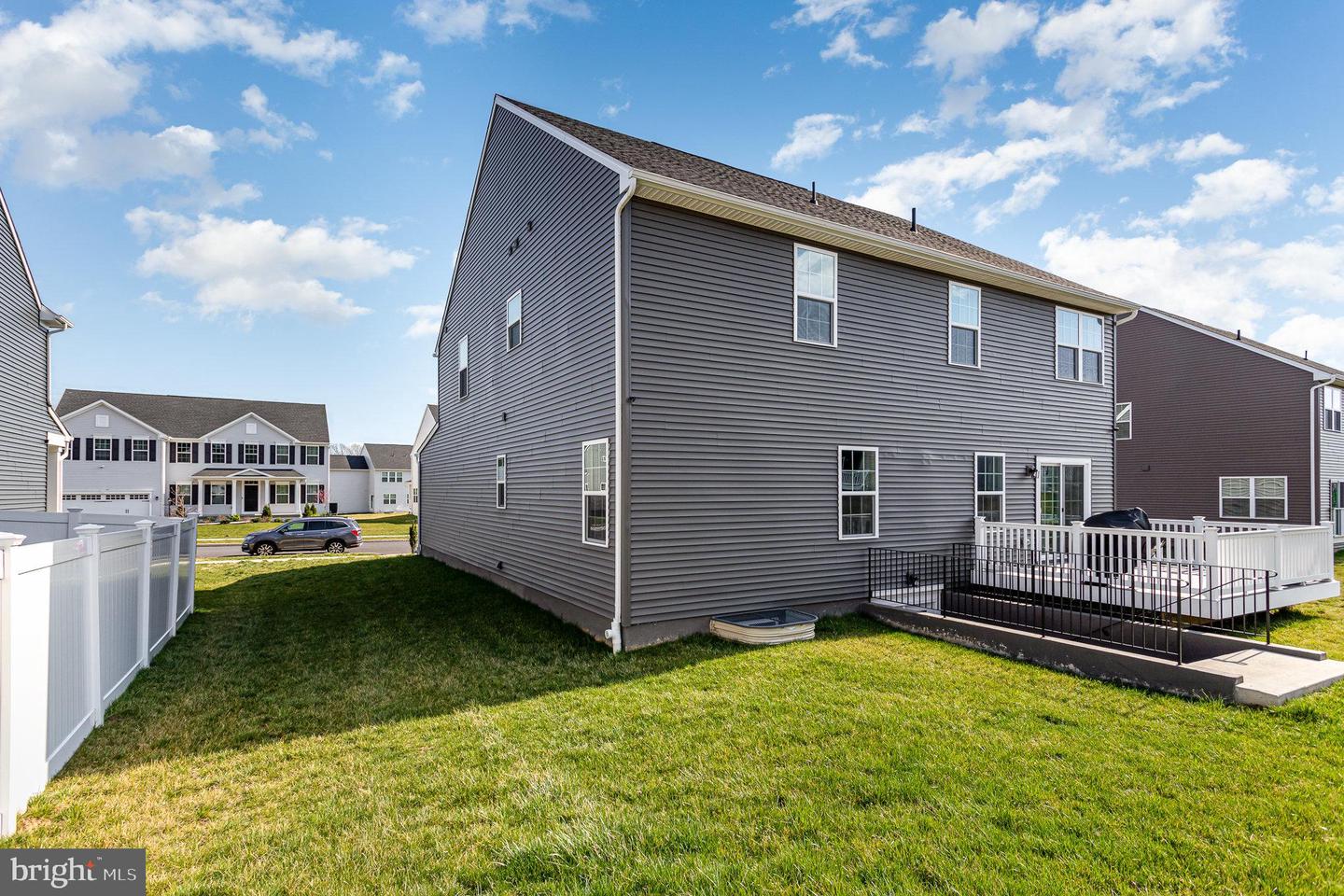 124 Coopers Hawk Dr