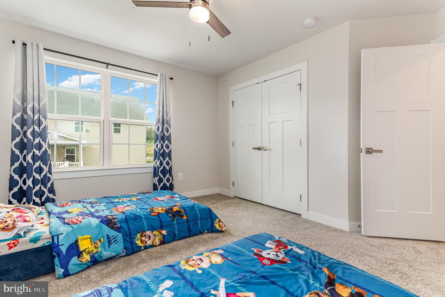 124 Coopers Hawk Dr