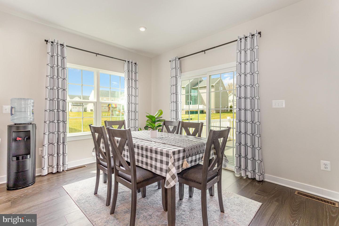 124 Coopers Hawk Dr