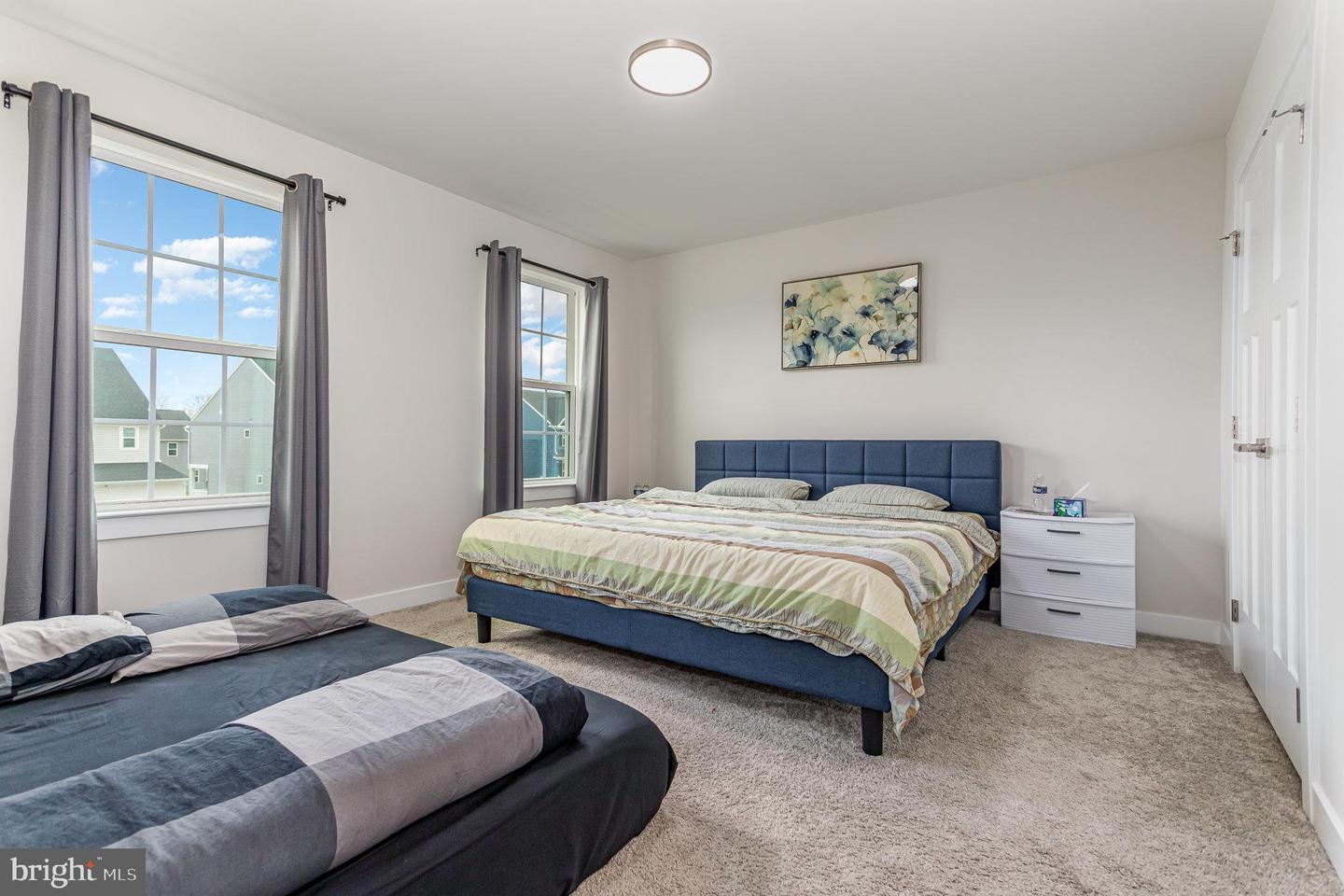 124 Coopers Hawk Dr