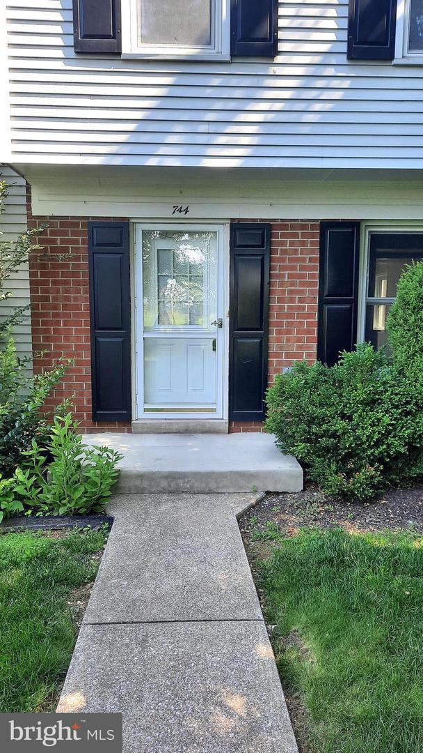 744 ALLENVIEW DR