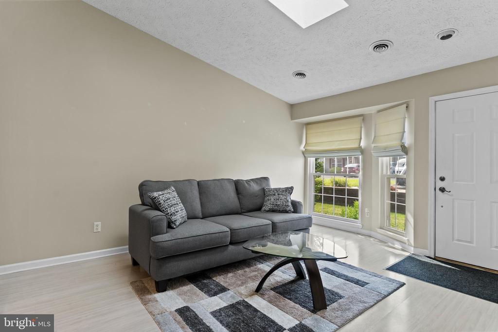 112 Easterly Dr