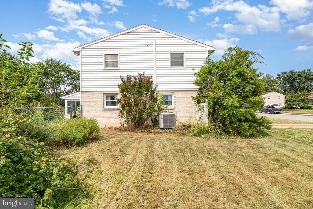 1886 Rachel Dr