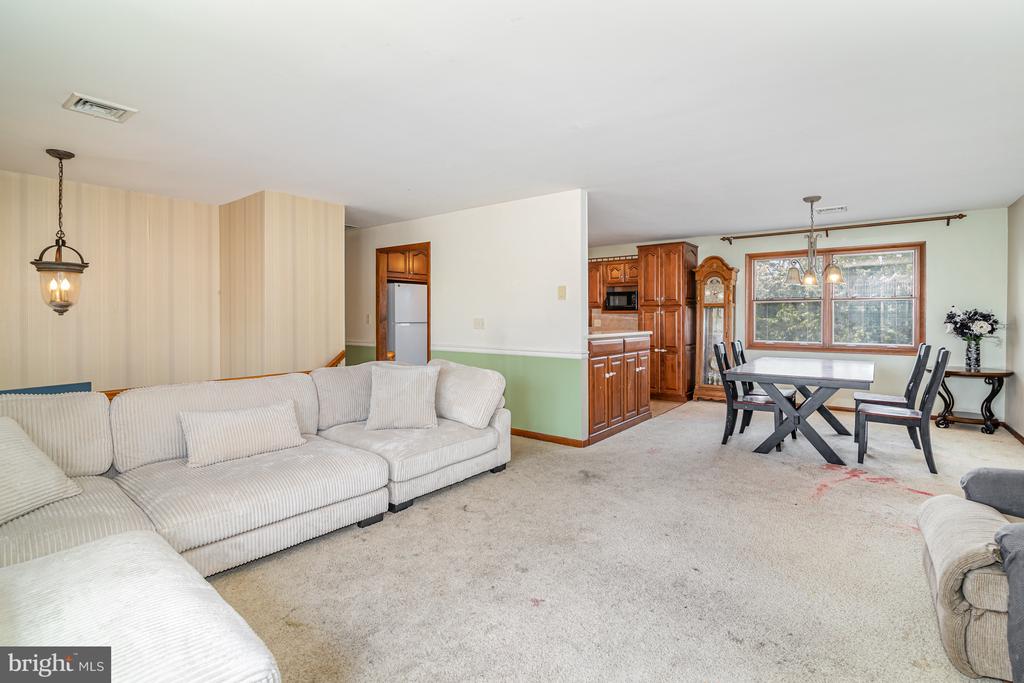 1886 Rachel Dr