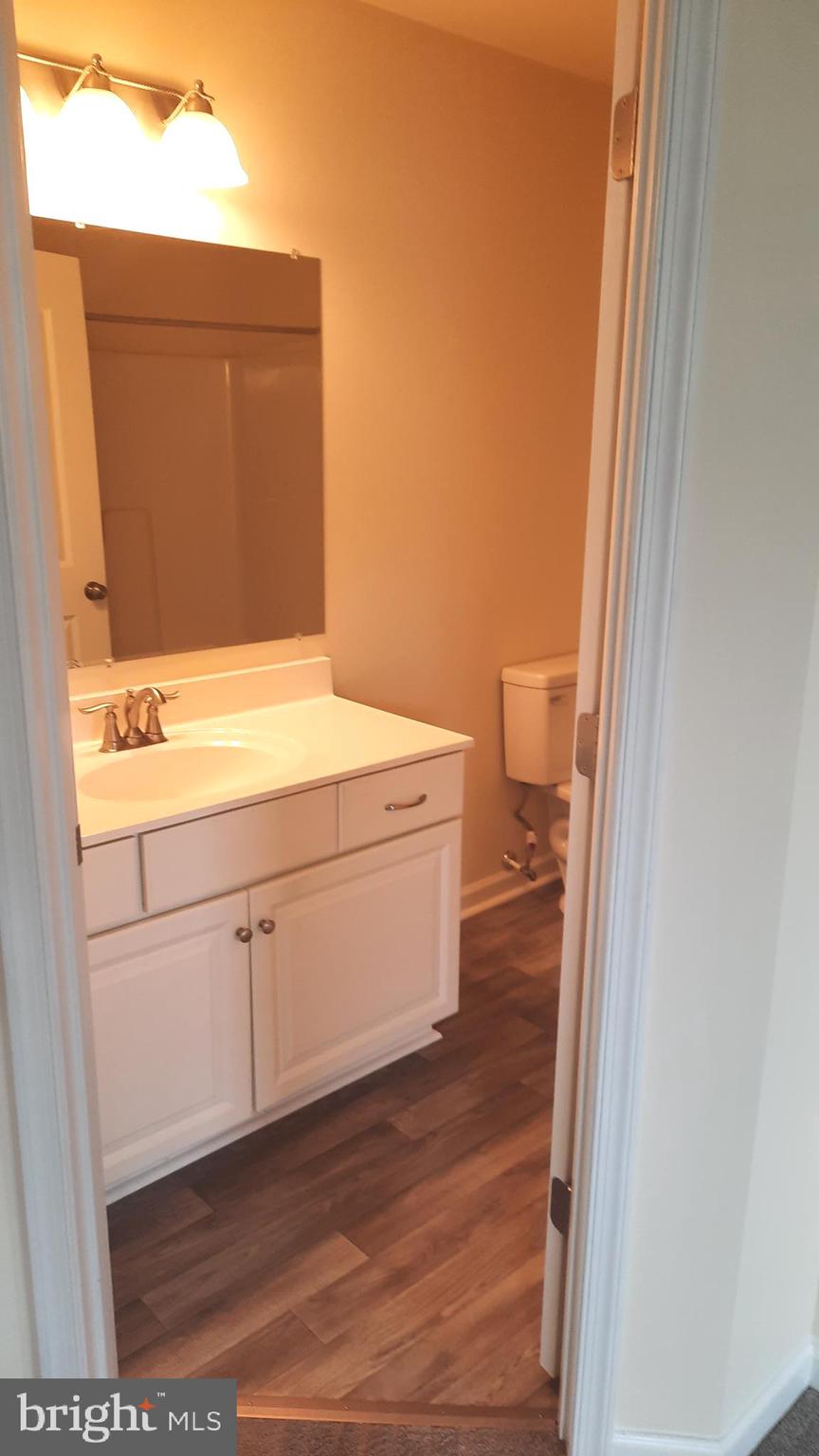 823 ADMIRALS QUAY DR