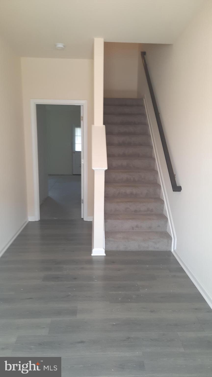 823 ADMIRALS QUAY DR