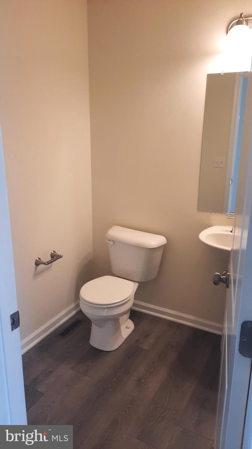 823 ADMIRALS QUAY DR