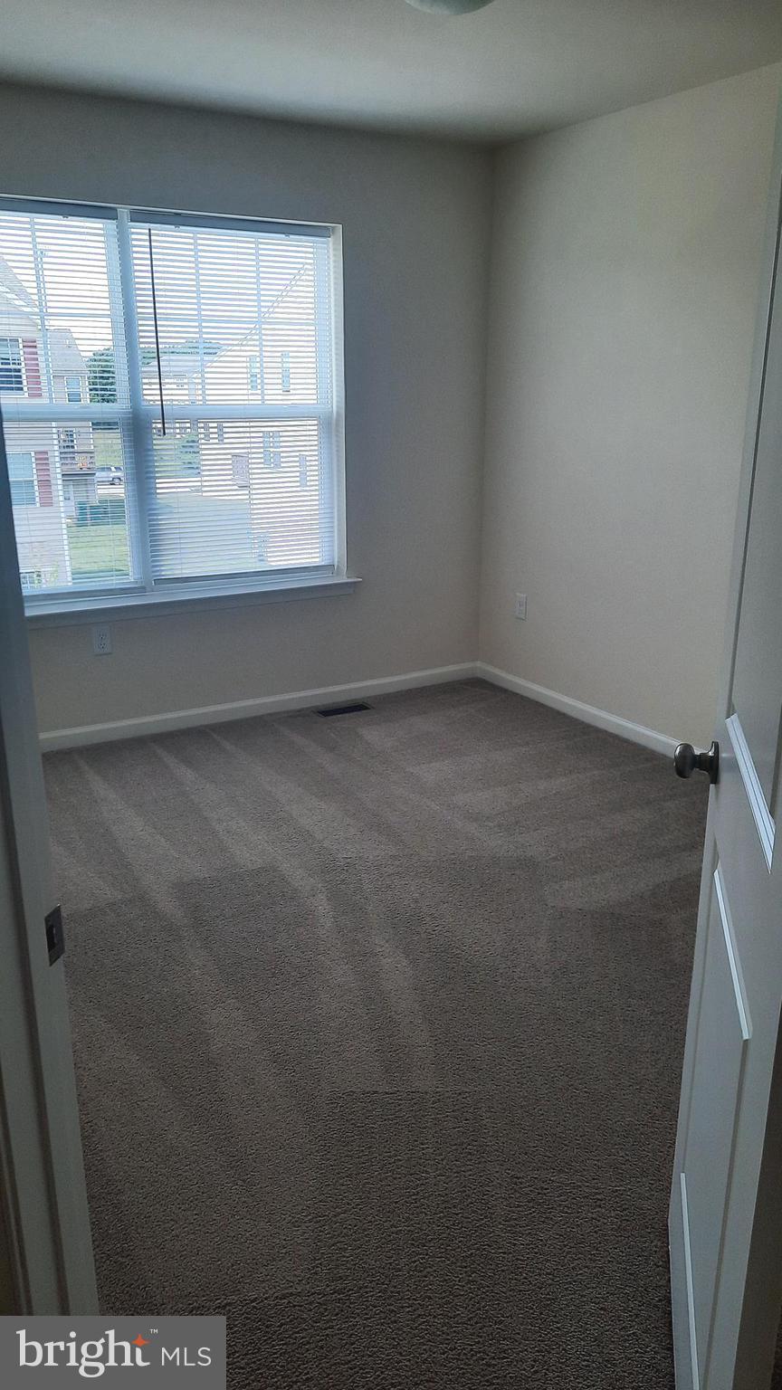 823 ADMIRALS QUAY DR