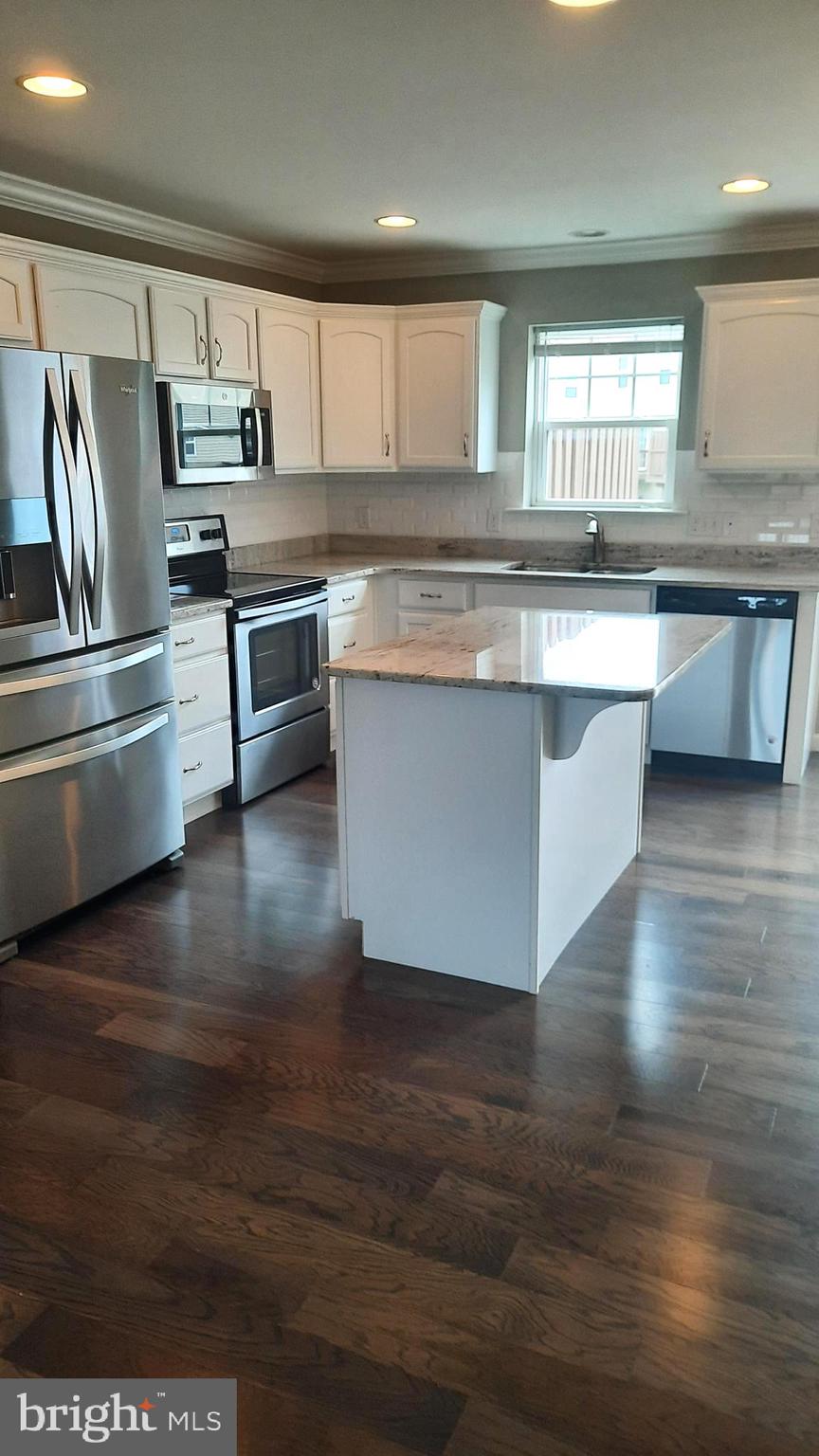 806 ADMIRALS QUAY DRIVE