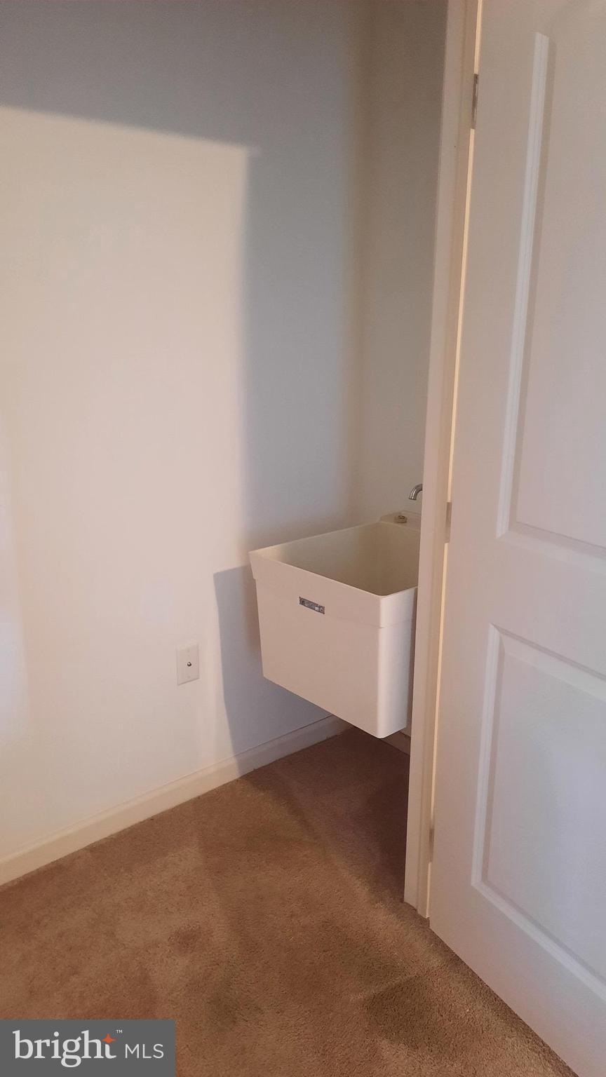 806 ADMIRALS QUAY DRIVE