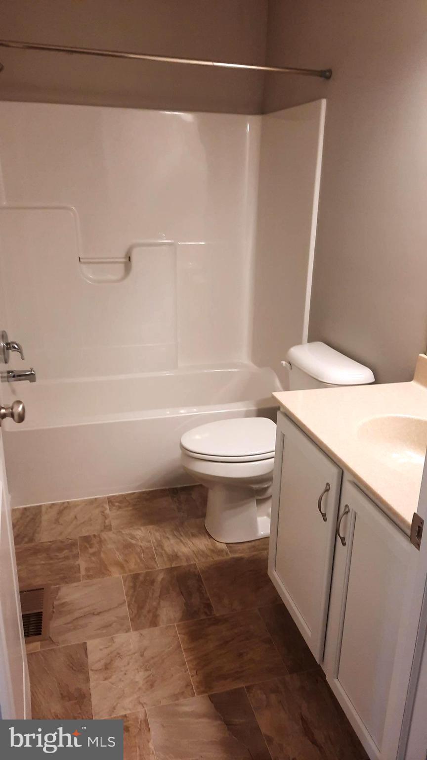 806 ADMIRALS QUAY DRIVE