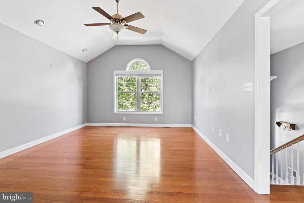 5 CREAMERY ROAD