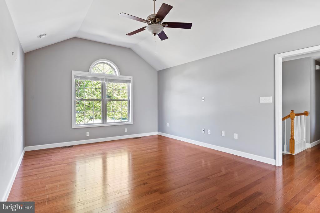5 CREAMERY ROAD