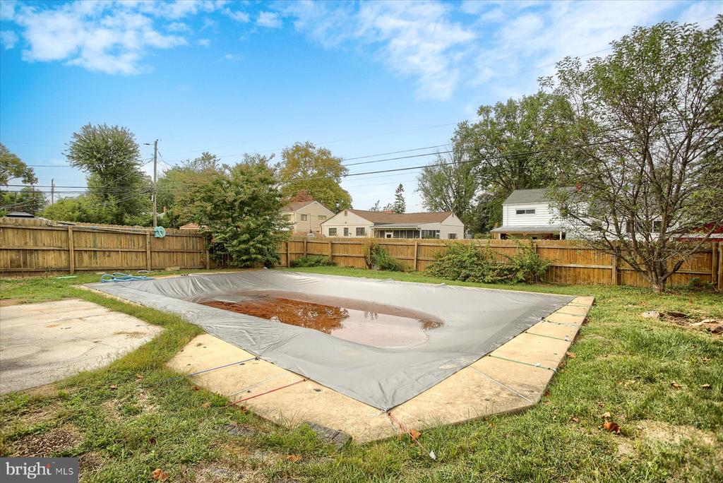 617 BROOKHAVEN ROAD